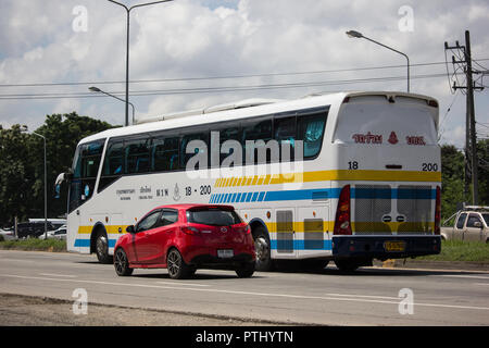 Chiangmai, Thailand - 20. September 2018: Scania 15 M-Bus der Firma Sombattour. Route Bangkok und Chiang Mai. Foto an der Straße Nr. 121 Chiangmai, thail Stockfoto