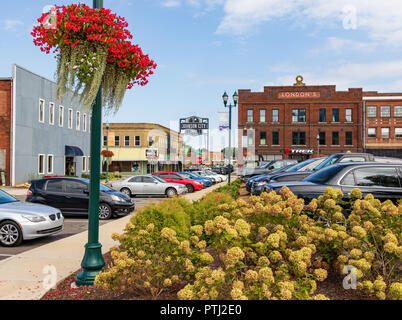 JOHNSON CITY, TN, USA -9/30/18: Downtown Bild, Kreuzung von Markt und Handel. Stockfoto