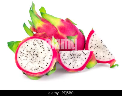Dragon Obst oder pitahaya auf weißem Hintergrund mit Freistellungspfad isoliert Stockfoto