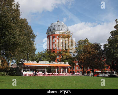 Die T-huis Pavillion in der valkenberg Park in der Innenstadt von Breda, Niederlande. Es wurde vom Künstler John kormeling im Jahr 1995. Stockfoto