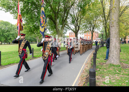 Freitag, 5. Oktober, die 1 Bataillon des Herzogs von Lancaster's Regiment ausgeübt ihr Recht als Ehrenbürgern der Gemeinde durch die Parade durch die Kriegführenden Stockfoto