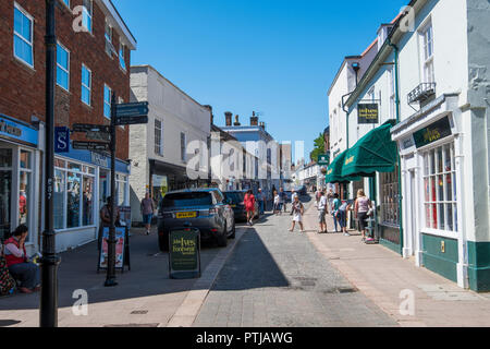 Blick von der Durchgangsstraße in Woodbridge in Suffolk. Stockfoto