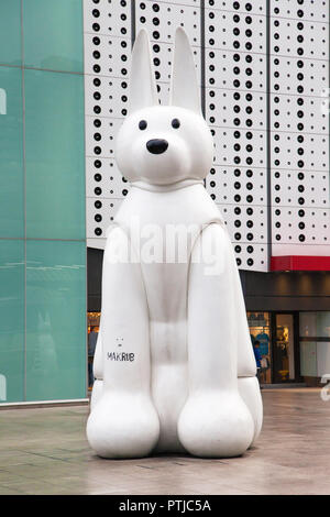 Bangkok, Thailand - 26. August 2018: Makrub, das Maskottchen der MBK Center Shopping Mall in Bangkok, Thailand, wurde von Lolay Srithong Thaweesak konzipiert Stockfoto