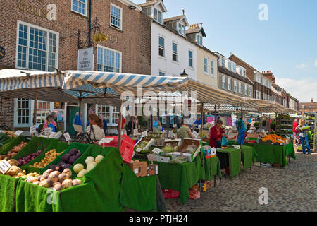 Farmers Market Verkauf von Obst und Gemüse. Stockfoto
