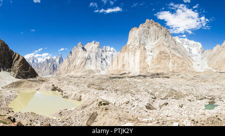 Payu Peak, Choricho, Uli Biaho, Trango gipfeln, Thunmo Kathedrale und biale von urdukas Campingplatz, Baltoro Gletscher, 1627-1630, Stockfoto