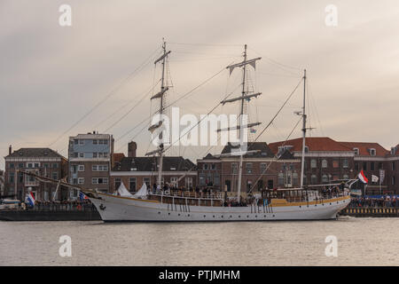 Kampen, Niederlande - 30 März 2018: Barke De Stedemaeght am Sail Kampen Stockfoto