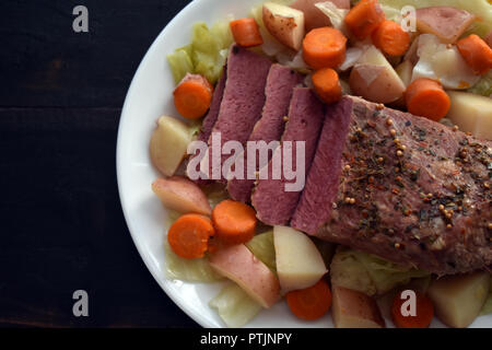 Corned Beef und Kohl Stockfoto