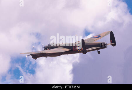 WWII veteran Royal Air Force Avro Lancaster Bomber am IWM Duxford Air Show. Stockfoto