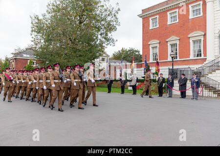 Freitag, 5. Oktober, die 1 Bataillon des Herzogs von Lancaster's Regiment ausgeübt ihr Recht als Ehrenbürgern der Gemeinde durch die Parade durch die Kriegführenden Stockfoto