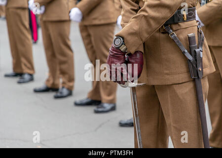 Freitag, 5. Oktober, die 1 Bataillon des Herzogs von Lancaster's Regiment ausgeübt ihr Recht als Ehrenbürgern der Gemeinde durch die Parade durch die Kriegführenden Stockfoto