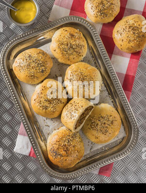 Bierocks. Fleisch und Kohl gefüllte Brötchen. Deutschland Essen Stockfoto