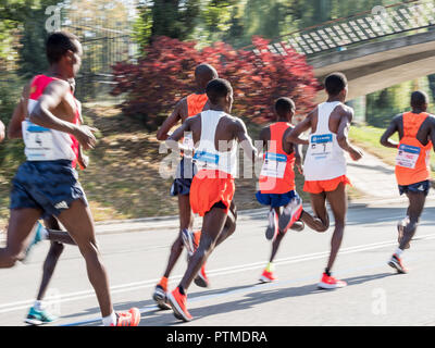 KOSICE, Slowakei - 6. Oktober 2018. 95 Mezinarodni Maraton Mieru, 95 MMM 2018 Kosice. 95 International Marathon des Friedens Kosice, Slowakei Stockfoto