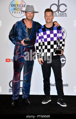 Los Angeles, USA. 9. Okt. 2018. LOS ANGELES, Ca. Oktober 09, 2018: Florida Georgia Line, Tyler Hubbard & Brian Kelley bei den American Music Awards 2018, die in den Microsoft Theater LA Live. Bild: Paul Smith/Featureflash Credit: Paul Smith/Alamy leben Nachrichten Stockfoto