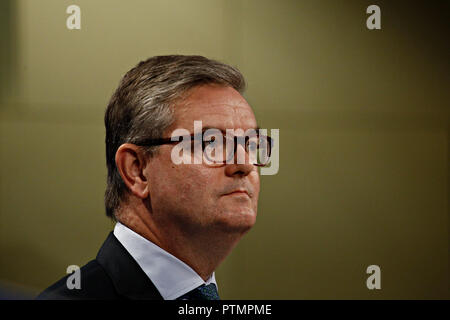 Brüssel, Belgien. 10. Oktober 2018. Der EU-Kommissar Julian König hält eine Pressekonferenz auf der 16. Sicherheit Union Fortschritt berichten. Alexandros Michailidis/Alamy leben Nachrichten Stockfoto