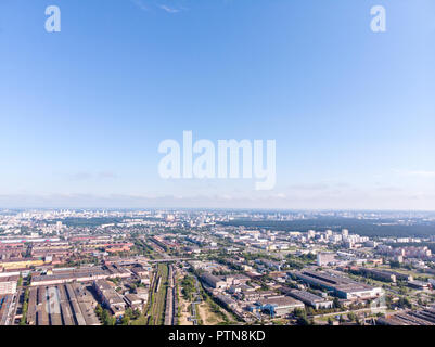 Antenne Panoramablick auf die Stadt Industriegebiet mit mehreren Gebäuden Stockfoto