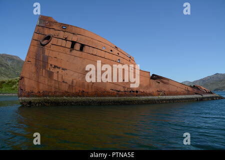 Der Schiffbruch der die US Navy Schiff SS nordwestlich, von der Japanischen Luftwaffe bombardiert in der Welt Krieg Zwei in 1942, in Dutch Harbor, Unalaska, Alaska Stockfoto