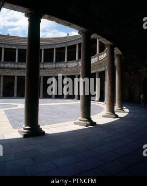 PALACIO CARLOS V - Terrasse-1542 - ARQUITECTURA RENACENTISTA. Autor: Machuca, Pedro. Lage: PALACIO DE CARLOS V. SPANIEN. Stockfoto