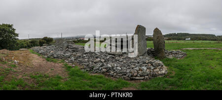 Trefignath neolithische Grabkammer, in der Nähe von Holyhead, Anglesey, Wales, Großbritannien Stockfoto