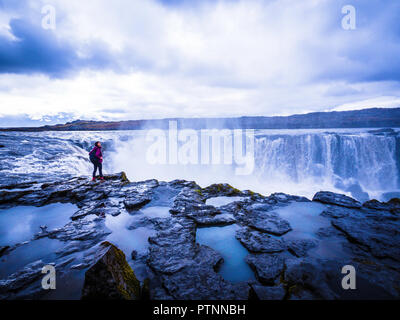 Dramatische Landschaft mit Wasserfall Dettifoss in Island Stockfoto