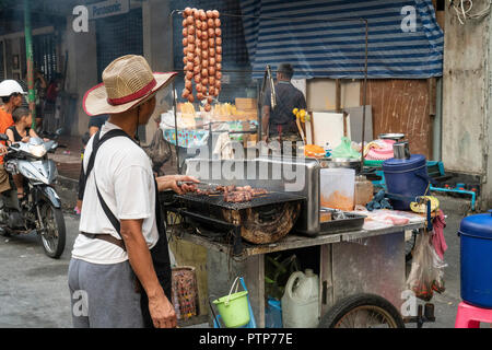 Street Food in einer Straße von Bangkok, Thailand Stockfoto