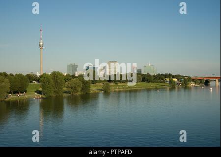 Wien, Neue Donau, Donauturm, Donaucity Stockfoto