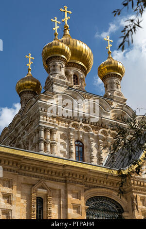 Blick auf Kirche in Russisch-orthodoxe Kloster der Hl. Maria Magdalena am Ölberg in Jerusalem. Stockfoto