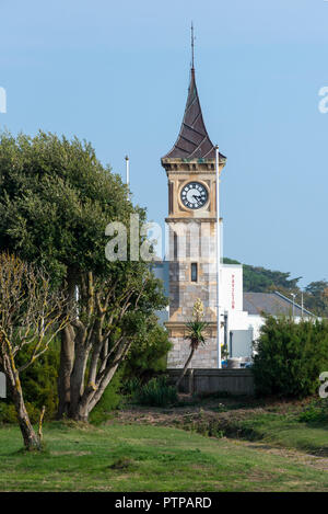 EXMOUTH, Devon, Großbritannien - 05 Okt 2018: Die Jubilee Clock Tower auf der Esplanade in Exmouth. Stockfoto