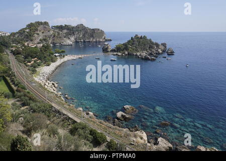 Die Isola Bella, schöne kleine Insel und eines der Wahrzeichen von Taormina, Sizilien, Italien Stockfoto