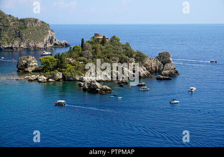 Die Isola Bella, schöne kleine Insel und eines der Wahrzeichen von Taormina, Sizilien, Italien Stockfoto