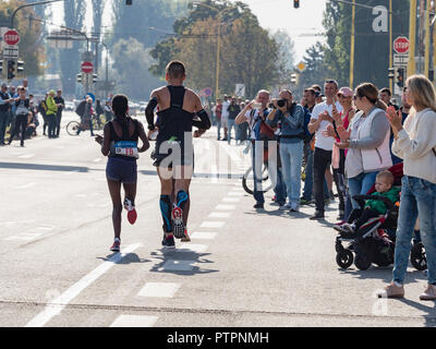 KOSICE, Slowakei - 6. Oktober 2018. 95 Mezinarodni Maraton Mieru, 95 MMM 2018 Kosice. 95 International Marathon des Friedens Kosice, Slowakei Stockfoto