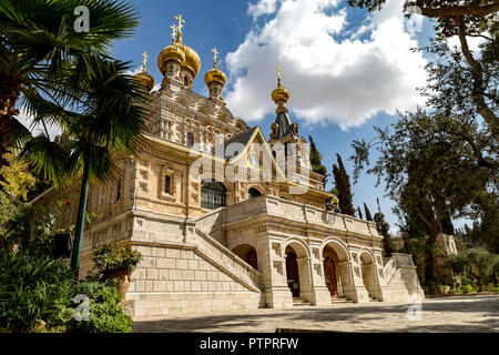 Blick auf Kirche in Russisch-orthodoxe Kloster der Hl. Maria Magdalena am Ölberg in Jerusalem. Stockfoto