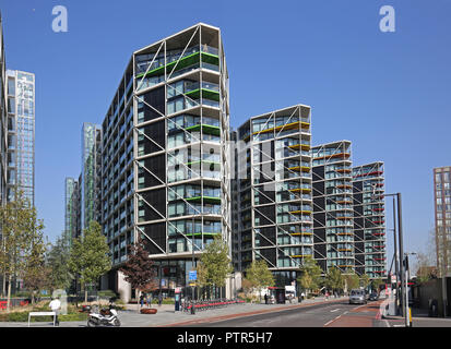 Die Riverlight Entwicklung, Vauxhall, London. Riverside Apartment Blocks von Rogers Stirk, Hafen & Partner entwickelt. Von Nine Elms Lane gesehen. Stockfoto