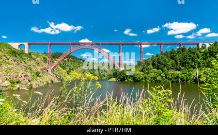 Garabit-viadukt, eine Eisenbahnbrücke über die truyere in Frankreich Stockfoto