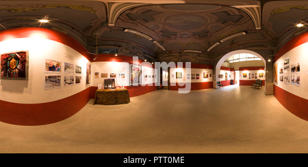 360 Grad Panorama Ansicht von Ausstellung "Das Glas Kinder - Die Backstage"/Mostra "I Bambini di Vetro - Dietro le Quinte"/Zimmer 1 - Sala 1.