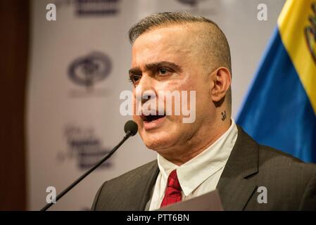 Caracas. Venezuela. 10.Oktober 2018. Der Attorney General von Venezuela, Tarek William Saab, nimmt an einer Pressekonferenz gab er Details über den Tod des Oppositionsführers Fernando Albán, der am vergangenen Montag in der Zentrale der Bolivarischen Nachrichtendienst in Caracas aufgetreten. (Marcos Salgado/Alamy Live News). Stockfoto