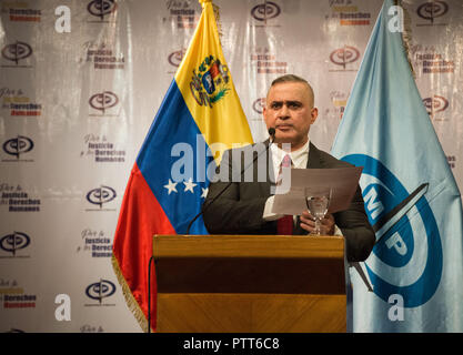 Caracas. Venezuela. 10.Oktober 2018. Der Attorney General von Venezuela, Tarek William Saab, nimmt an einer Pressekonferenz gab er Details über den Tod des Oppositionsführers Fernando Albán, der am vergangenen Montag in der Zentrale der Bolivarischen Nachrichtendienst in Caracas aufgetreten. (Marcos Salgado/Alamy Live News). Stockfoto