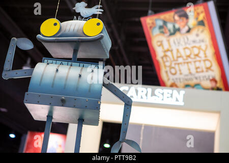 Frankfurt, Deutschland. 10. Okt. 2018. Frankfurter Buchmesse, Frankfurter Buchmesse 2018: Stand des deutschen Verlagshauses Carlsen Verlag, Kinderbücher. Kredit: Christian Lademann / LademannMedia Stockfoto