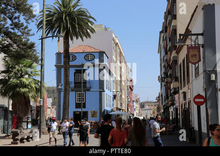 La Laguna, Spanien. 20 Sep, 2018. Fußgängerzone in der Altstadt von La Laguna, der ehemaligen Hauptstadt der Kanarischen Insel Teneriffa, am 20.09.2018. Im Jahre 1496 gegründet, ist die Stadt (San Cristobal de La Laguna) erhalten den Status von Teneriffas Hauptstadt bis 1822 und wurde auch das geistige und politische Zentrum der Insel, bis sie schließlich von Santa Cruz de Tenerife entfernt wurde. | Verwendung der weltweiten Kredit: dpa/Alamy leben Nachrichten Stockfoto