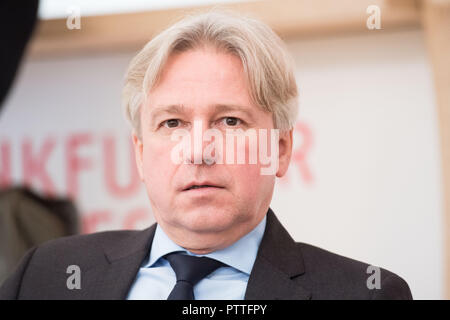 Frankfurt am Main, Deutschland. 09 Okt, 2018. Juergen Boos, Direktor der Frankfurter Buchmesse, Brustbild, während der Pressekonferenz auf der Frankfurter Buchmesse 2018 am 09.10.2018, Frankfurter Buchmesse 2018 vom 10.10 - 14.10.2018 in Frankfurt am Main/Deutschland. | Verwendung der weltweiten Kredit: dpa/Alamy leben Nachrichten Stockfoto