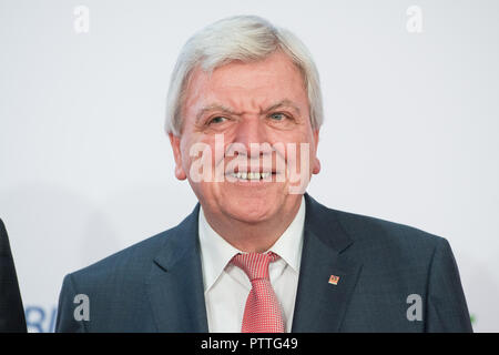 Frankfurt am Main, Deutschland. 09 Okt, 2018. Volker Bouffier (Hessischer Ministerpräsident), Büste Portrait, Roter Teppich für die Eröffnungsfeier auf der Frankfurter Buchmesse 2018 am 09.10.2018, Frankfurter Buchmesse 2018 vom 10.10 - 14.10.2018 in Frankfurt am Main/Deutschland. | Verwendung der weltweiten Kredit: dpa/Alamy leben Nachrichten Stockfoto