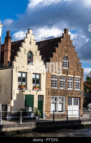 Traditionelle flämische Giebelhäuser auf Sint Annarei, Bruges, (Brugge), Belgien Stockfoto