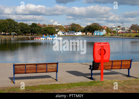 Canoe Lake, Southsea, außerhalb der Saison mit Attraktionen eingemottet Stockfoto