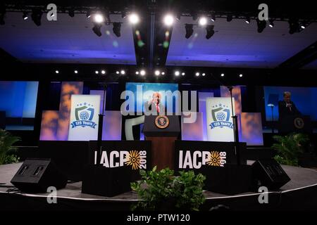 Us-Präsident Donald Trump Adressen der Internationale Verband der Leiter von Polizei und Strafverfolgungsbehörden Übereinkommen im Orange County Convention Center 8. Oktober in Orlando, Florida, 2018. Stockfoto