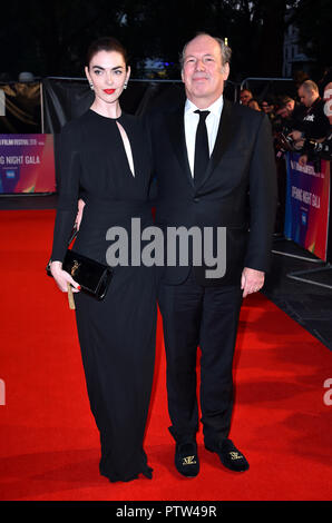 Hans Zimmer und Tochter Zoe Zimmer Anreise für die 62 BFI London Film Festival Opening Night Gala Screening von Witwen im Odeon Leicester Square, London statt. Stockfoto