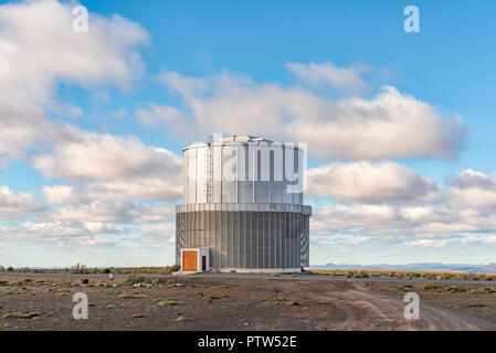 SUTHERLAND, SÜDAFRIKA, August 7, 2018: Bau der 74-Zoll Teleskop an der South African Astronomical Observatory in der Nähe von Sutherland Stockfoto