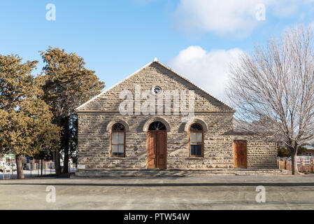 SUTHERLAND, SÜDAFRIKA, 7. August 2018: Die Niederländische Reformierte Kirche Halle in Sutherland in der Northern Cape Provinz Stockfoto