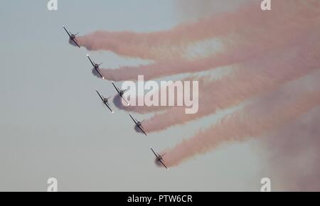 Breitling Jet Team setzen auf einen spektakulären Abend Antenne Display an der Bournemouth Air Festival am 1. September 2018 Stockfoto