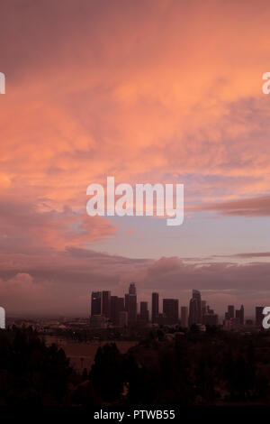 Spektakulären Sonnenuntergang über Downtown Los Aneles Stockfoto