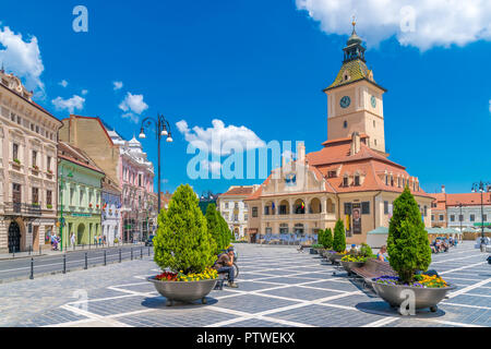 BRASOV, Rumänien - 19 Juni, 2018: Rat haus auf dem Hauptplatz in Brasov, Rumänien. Stockfoto