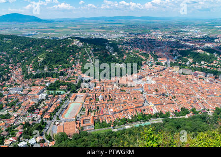 Überblick über Brasov Stadt gesehen von Tampa Mountain. Stockfoto